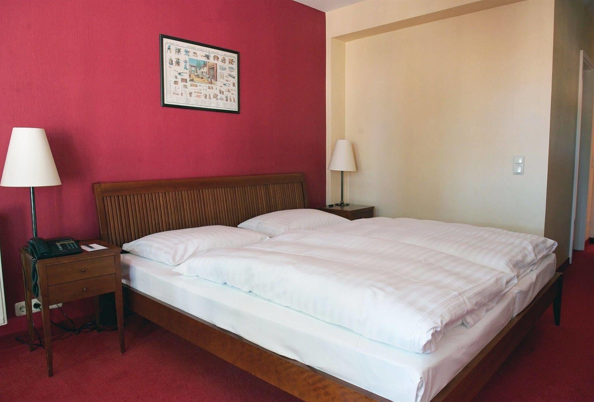 Romantik Hotel Kaufmannshof Bergen Auf Rugen Bagian luar foto