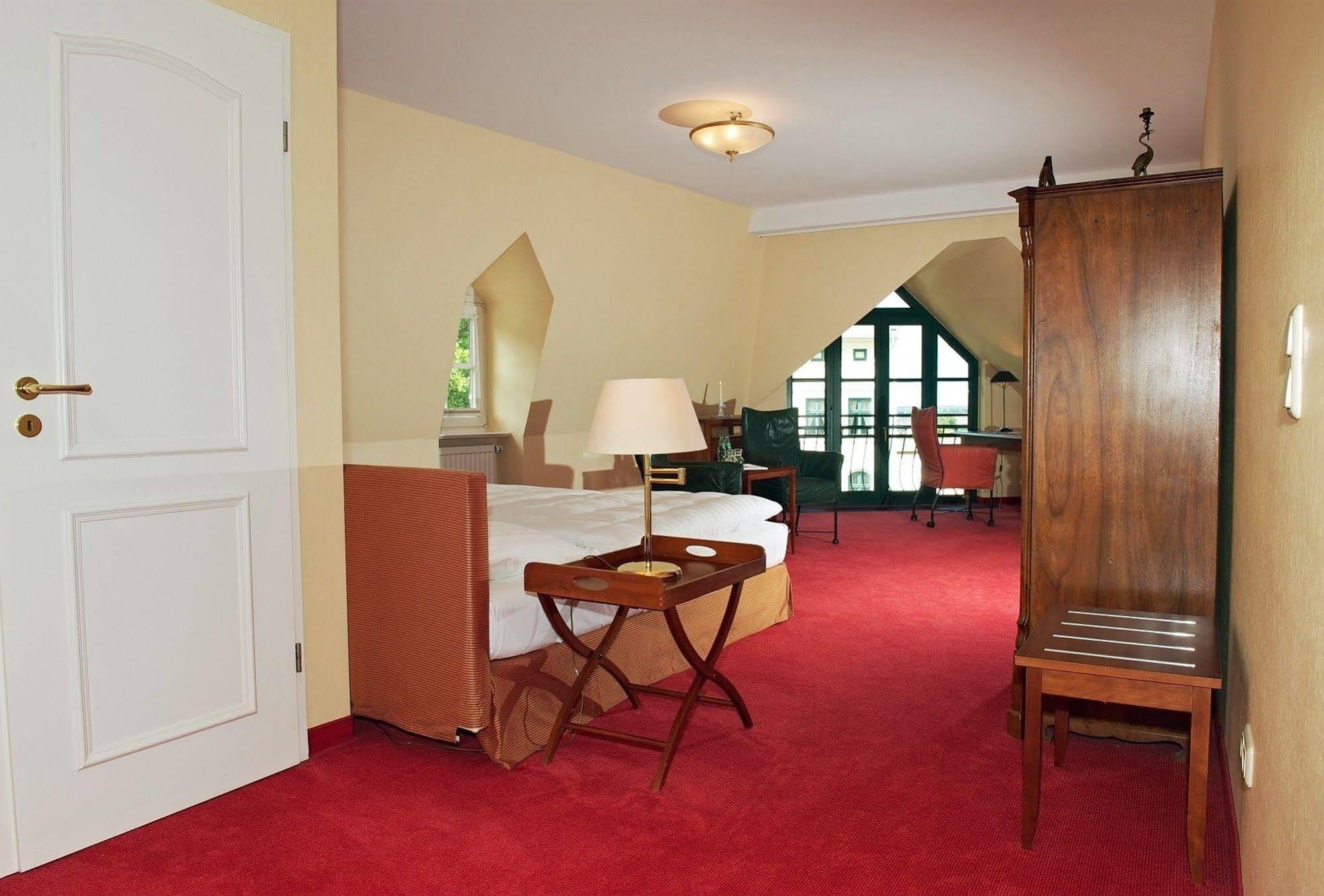 Romantik Hotel Kaufmannshof Bergen Auf Rugen Bagian luar foto